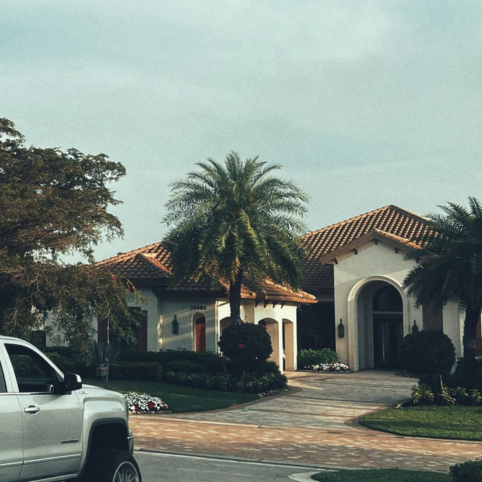 5 Furniture Trends Florida Homes Can’t Get Enough Of in 2025