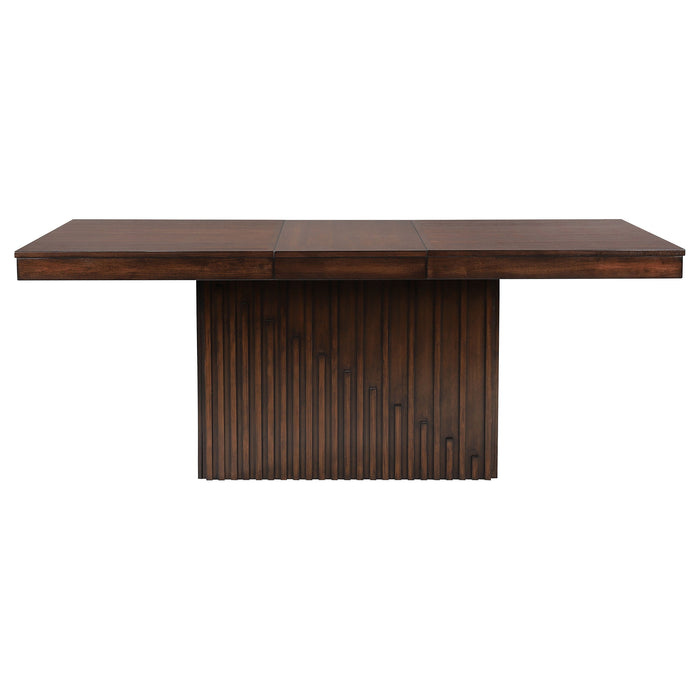 Briarwood Dining Table