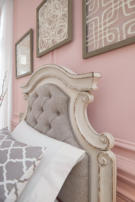 Realyn Upholstered Bed - Mattress & Furniture Super Center (Tampa, FL)