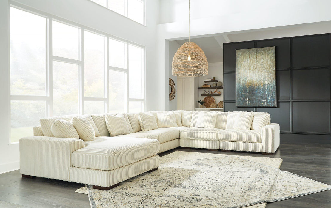 Lindyn Sectional with Chaise - Mattress & Furniture Super Center (Tampa, FL)