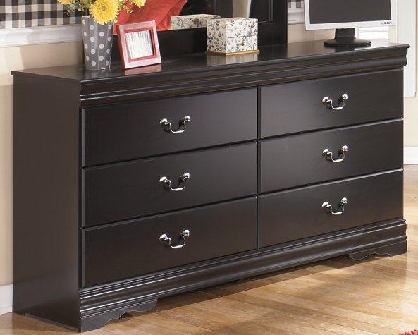 Huey Vineyard Dresser and Mirror - Mattress & Furniture Super Center (Tampa, FL)