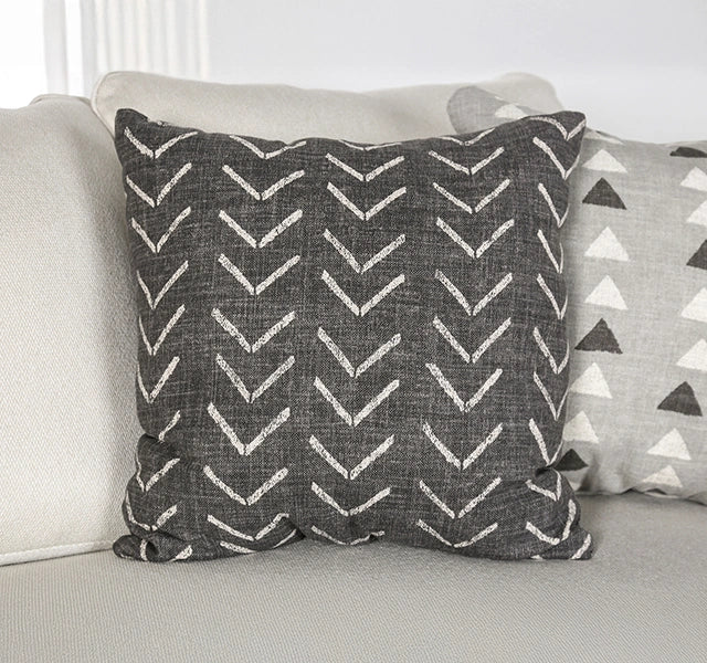 Hyde Park Loveseat w/ Pillows
