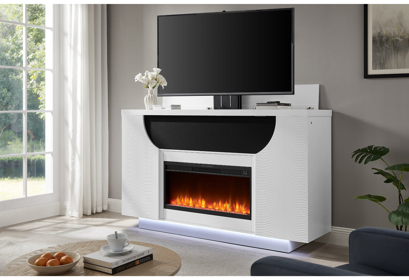 Aveena White