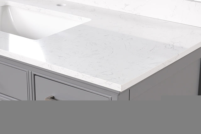 Soline Vanity Set w/ Mirror - Mattress & Furniture Super Center (Tampa, FL)